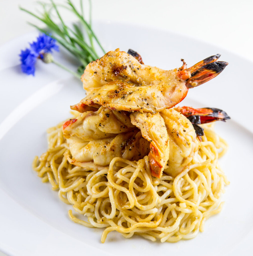 An's Famous Garlic Noodle with Prawns