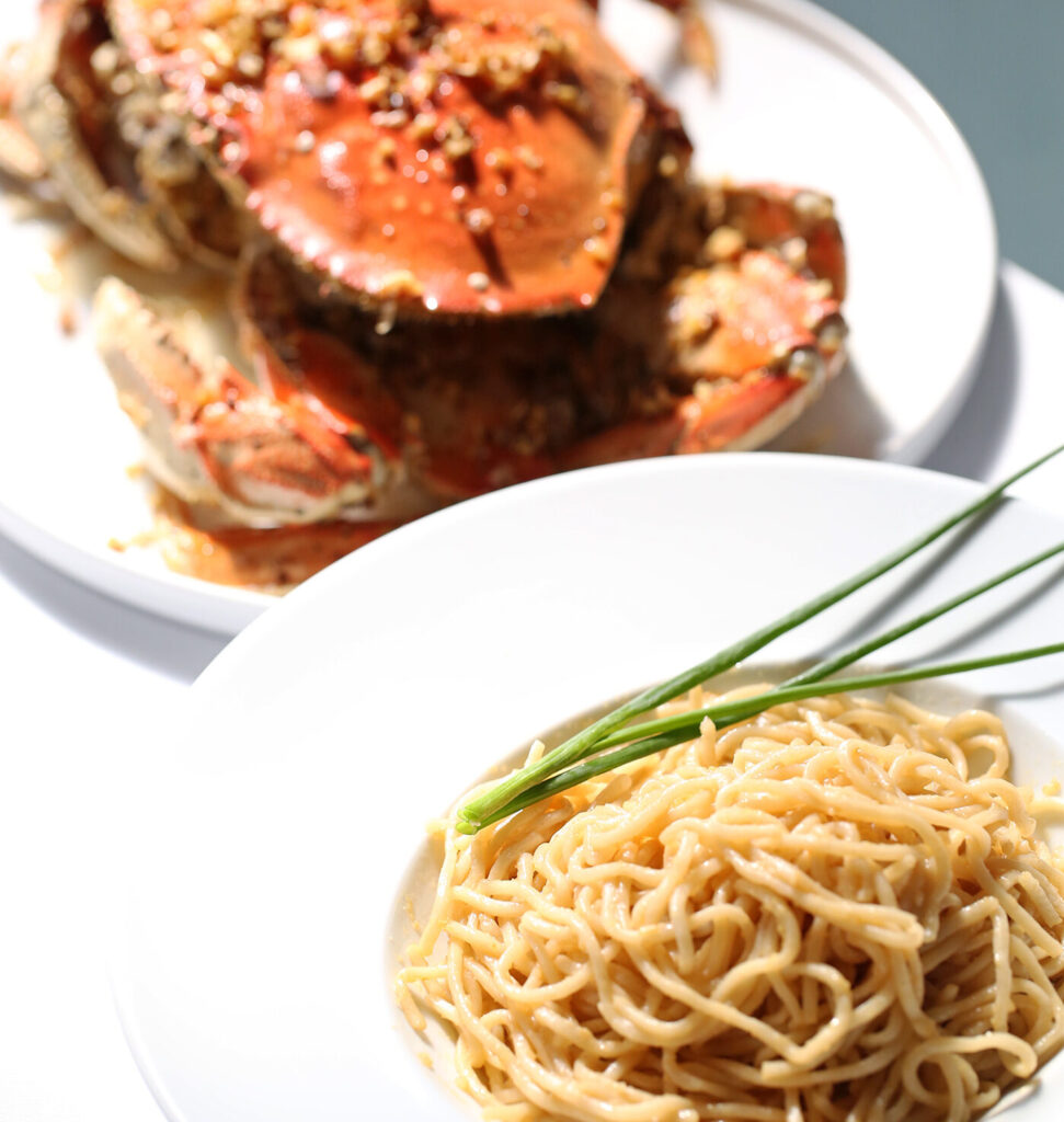 AnQi Bistro Garlic 5x7 Noodles Crab